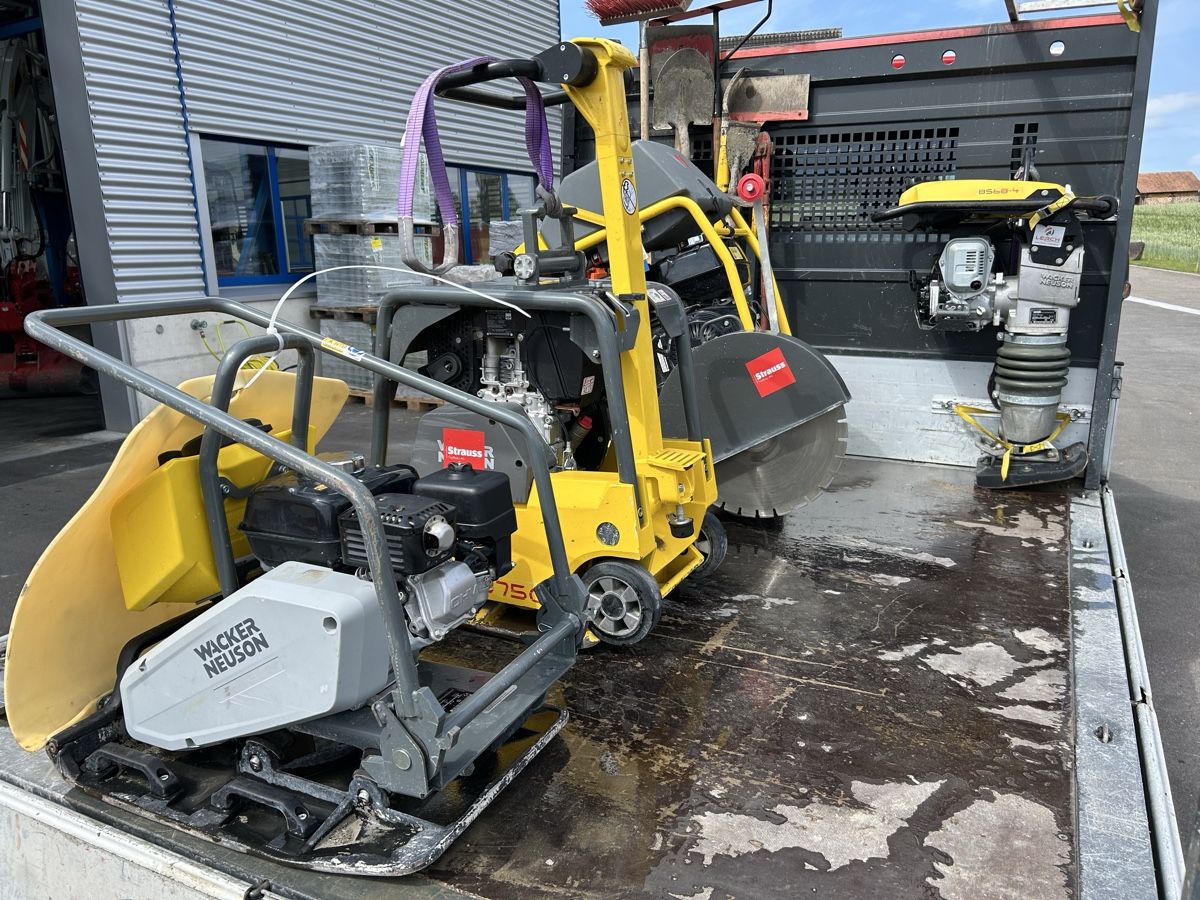 Tutte le macchine: Wacker Neuson Kleingeräte Vibroplatte Grabenstampfer – Usato da Salmsach venduto da Takeuchi_W395 2