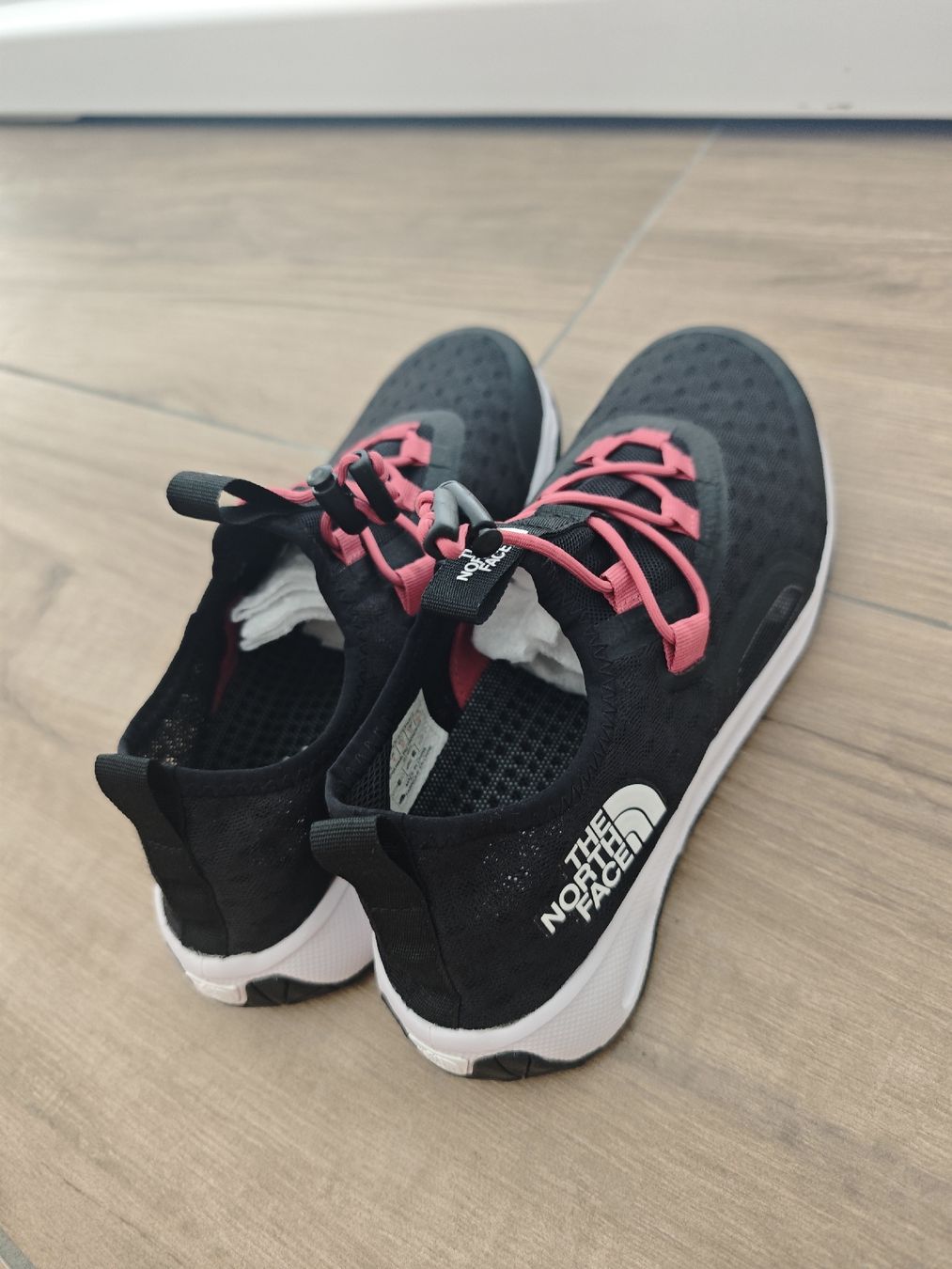 North Face Scarpe da donna: Northface Sportschuhe 39 NEU – Nuovo (secondo la descrizione) da Rothenfluh venduto da Carly_Q 1