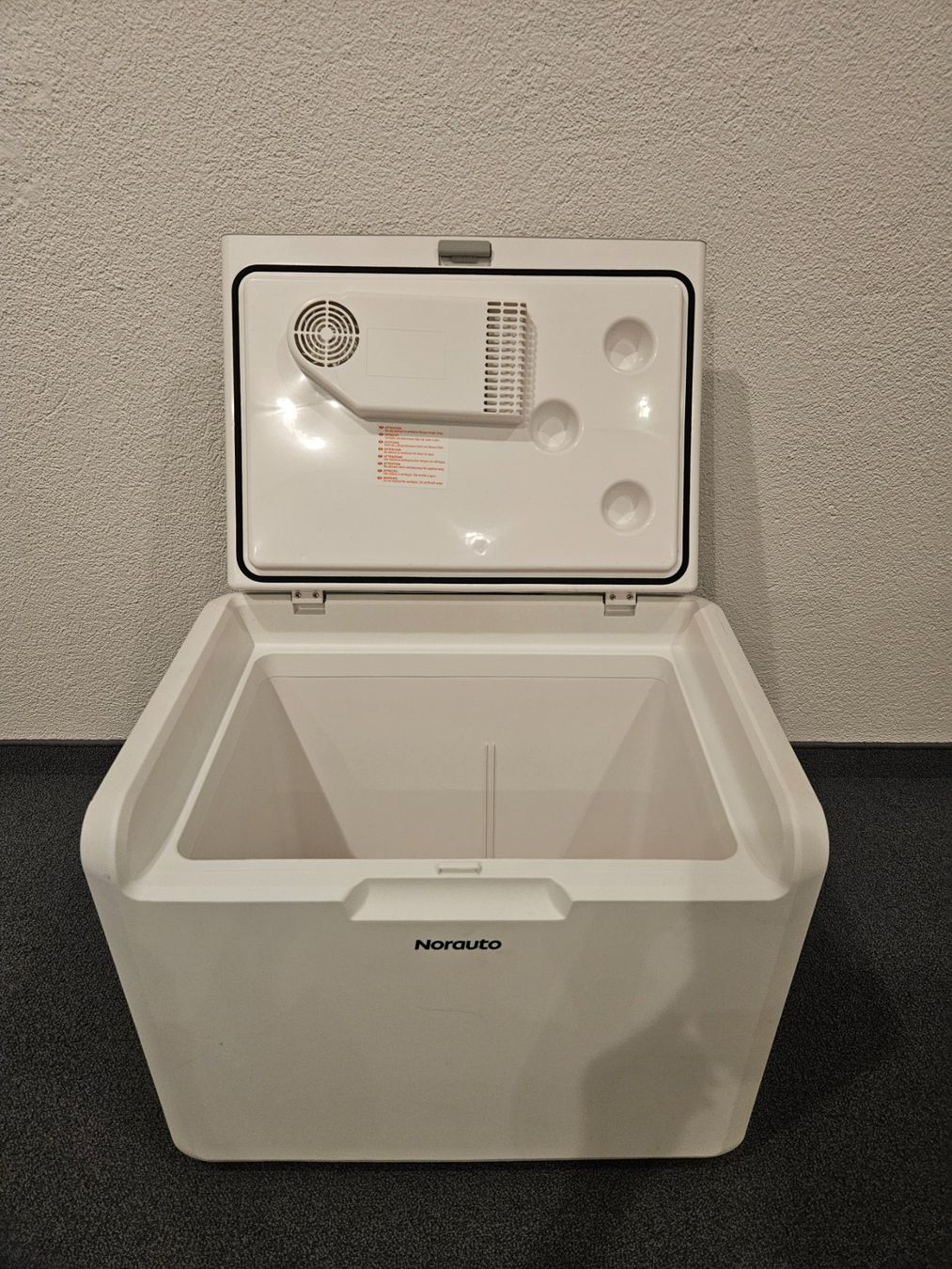 Frigoriferi & Refrigeratori: Grosse elektrische Norauto Auto-Kühlbox mit Rollen – Usato da Zürich venduto da ama_hz8m 4