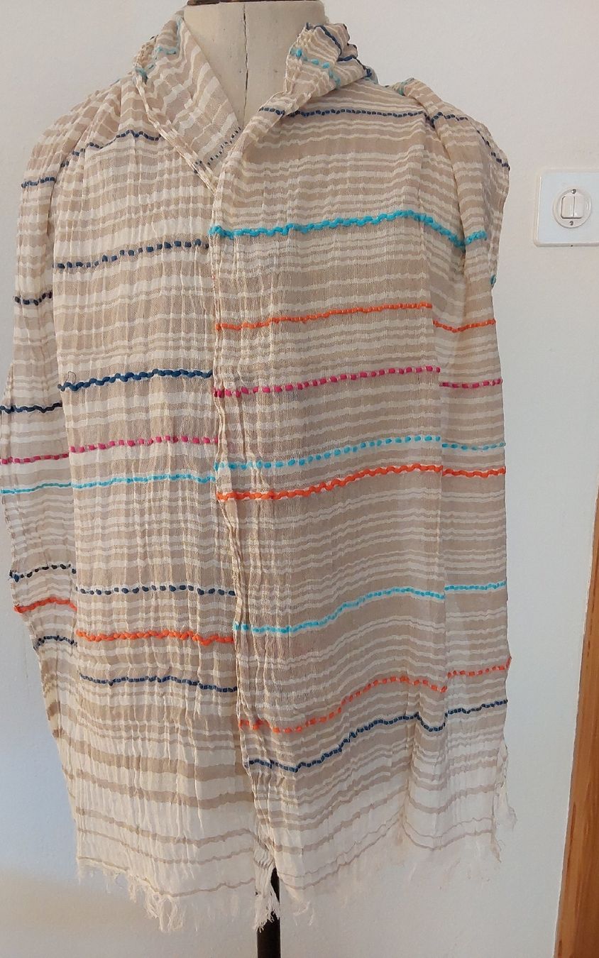 Foulard & Sciarpe: Schal Foulard  Viskose – Usato da Köniz venduto da scopello12 1