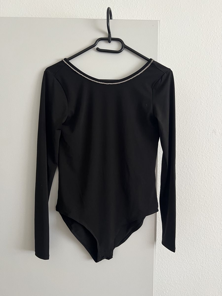 H&M Top: H&M Bodysuit mit Strass Gr. S – Nuovo (secondo la descrizione) da Rothrist venduto da FL_17