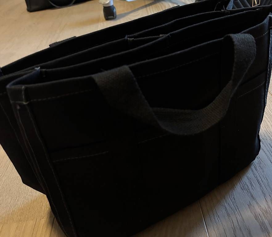 Borse da donna: Borsa nera  – Usato da Cademario venduto da ana_zp9b 2