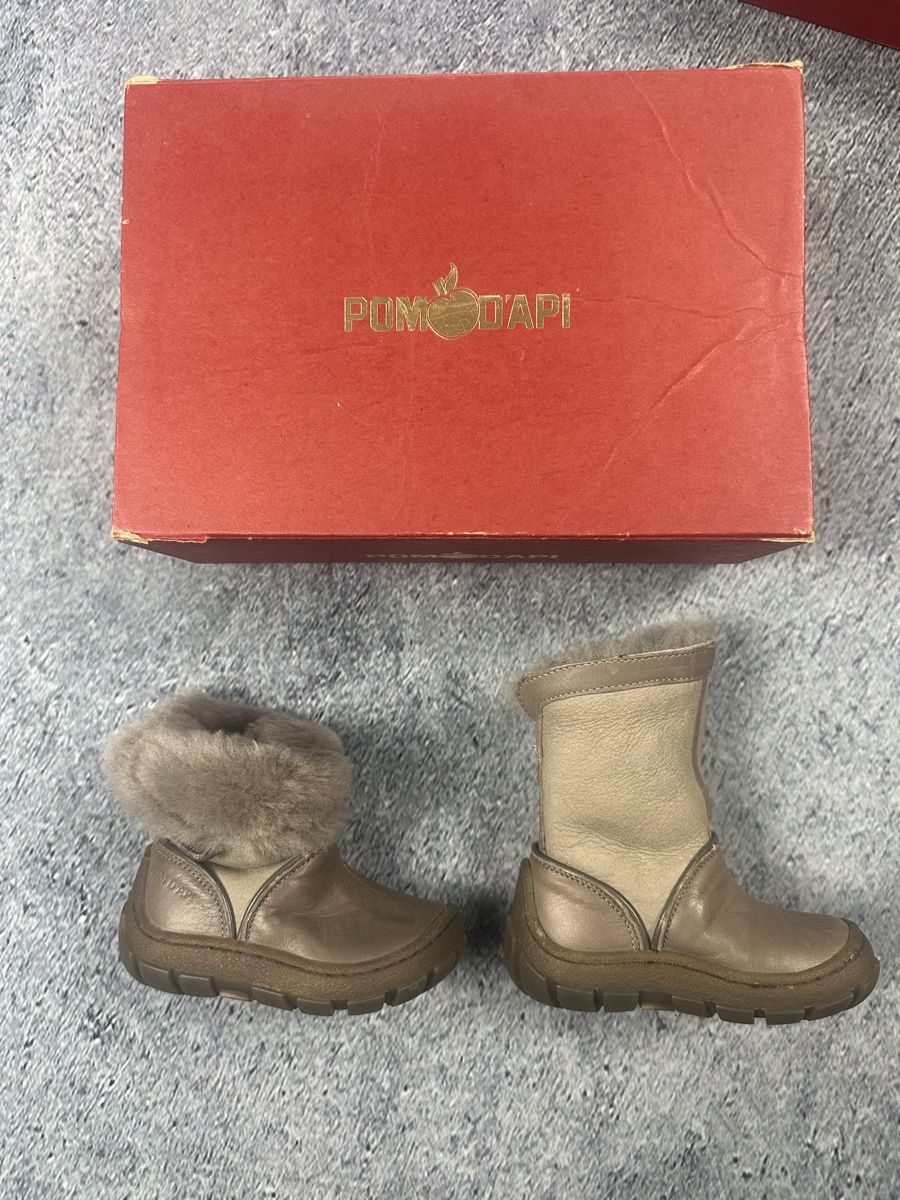 Pom d'Api Scarpe per ragazzi: Pom d'Api Winterstiefel mit Lammfell - Top Zustand! – Nuovo e nell'imballaggio originale da Luzern venduto da kim221080