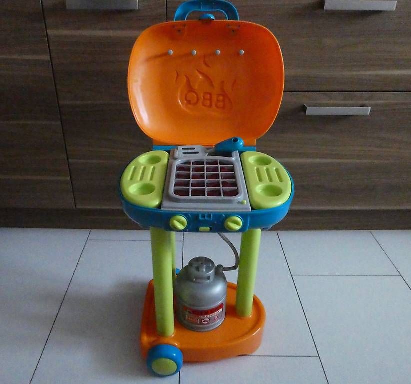 Giocattoli: Playgo Kinder BBQ Grilltrolley mit Licht und Geräuschen – Usato da Dietlikon venduto da Woodgate 1