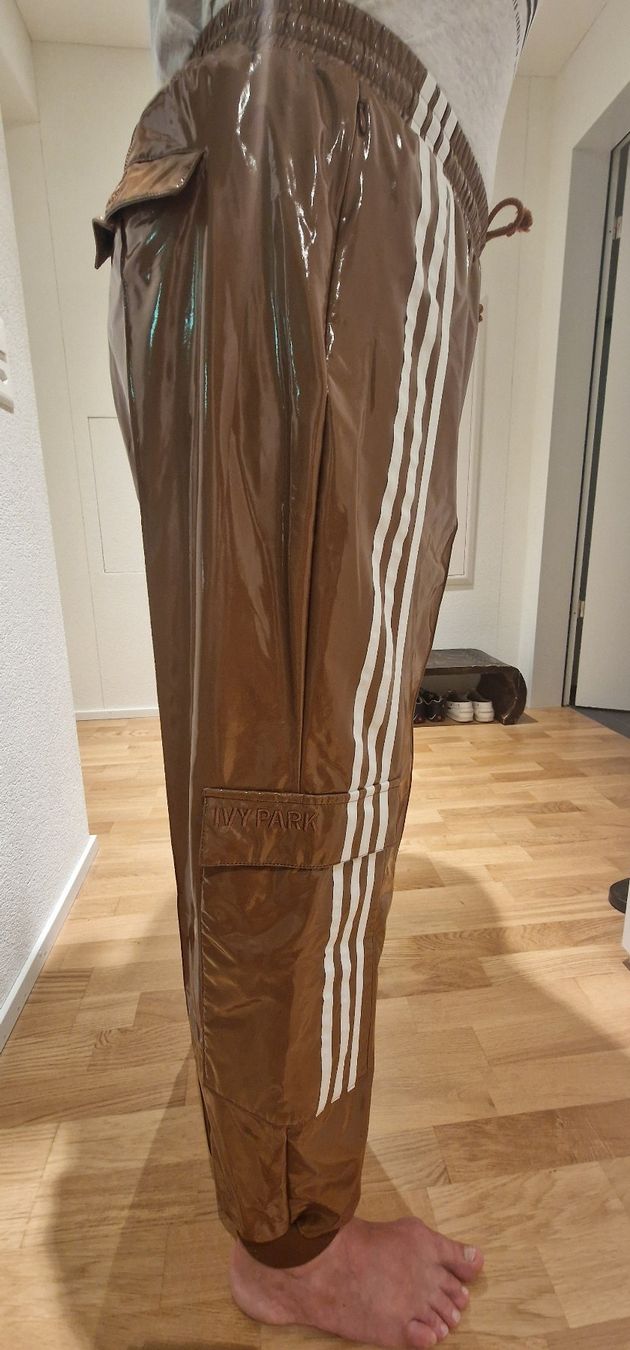 Adidas Pantaloni: Adidas Neu Hose Ivy Park – Nuovo e nell'imballaggio originale da Niederwangen BE venduto da tim_8hyw 6