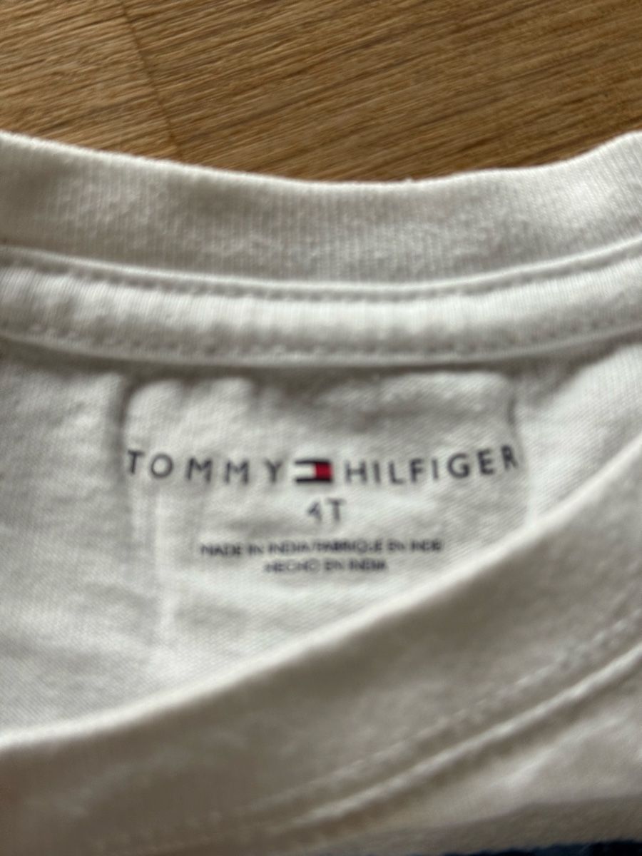 Tommy Hilfiger Maglioni & Felpe: Tommy Hilfiger Pulli, Grösse 4T/104 – Usato da Hinteregg venduto da Jazz-C 1