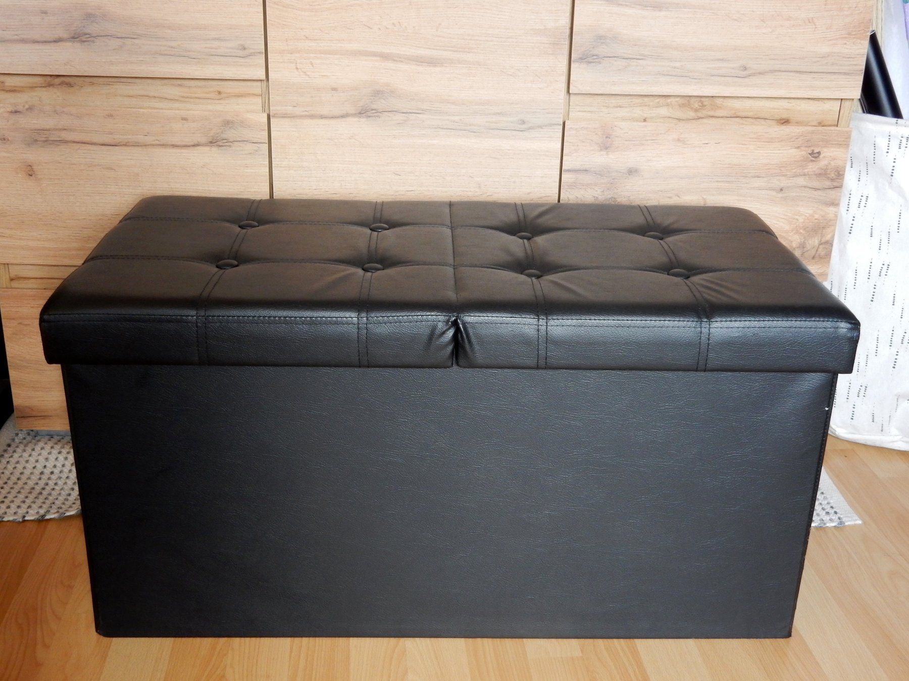 Sgabelli: Faltbarer Sitzhocker mit Stauraum und klappbarem Deckel – Usato da Fribourg venduto da Freckles.