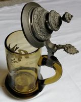 Bierkrug um 1900, vorderseitig mit Emaille-Farben handbemalt