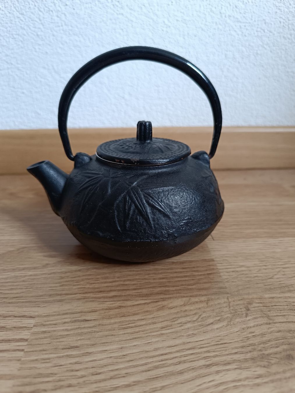 Teiere: Gusseisen Teekanne, schwarz, mit Sieb – Usato da Arbon venduto da lui_8wpm