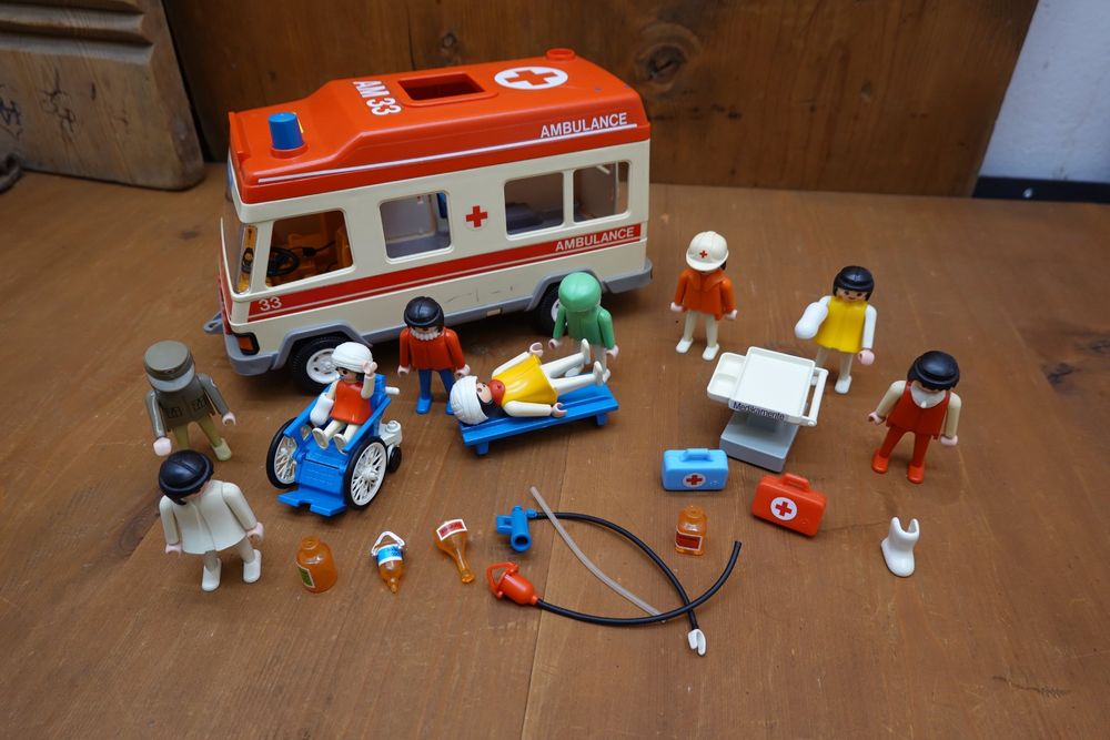 Playmobil Krankenauto mit Zubehör wie auf Fotos Kaufen auf Ricardo