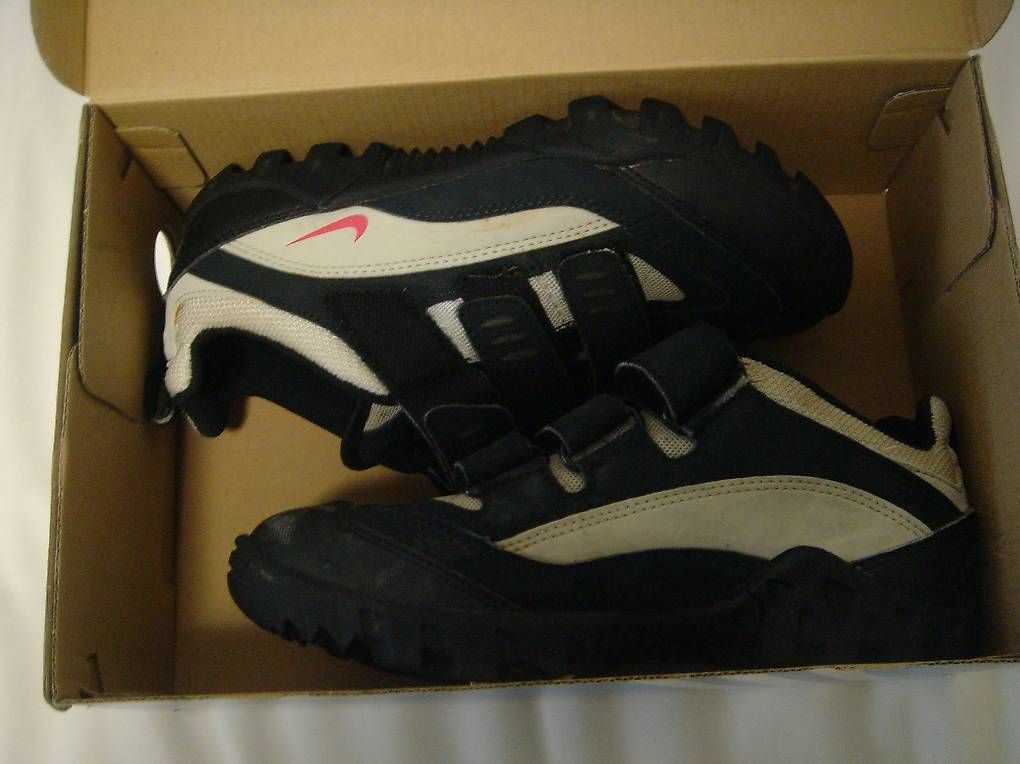 Nike Damenschuhe: Nike MTB Schuhe Grösse 37 Inkl. Cleats – Gebraucht aus Appenzell von Pilo