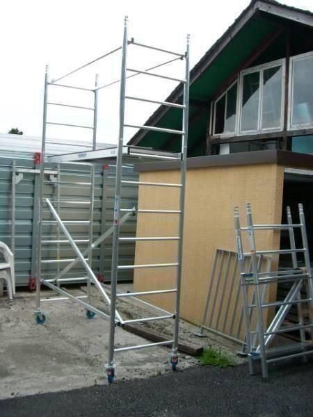 Ponteggi: Rollgerüst Arbeitshöhe bis 4.20m NEUWERTIG – Nuovo (secondo la descrizione) da Oftringen venduto da alurollgerueste