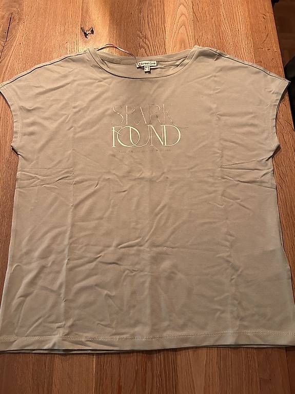 T-shirts: T-shirt – D'occasion à Grafstal par noa_gcm6