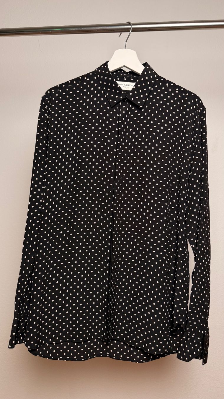 Saint Laurent Hemden: Saint Laurent Punkte schwarz – Neu (gemäss Beschreibung) aus Burgdorf von ime_f9f6