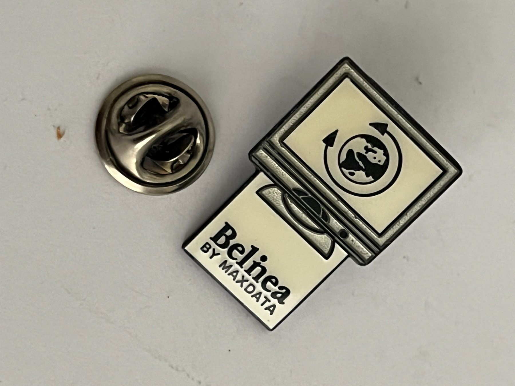 Plaquettes & Badges: Pin Belinea by Maxdata mit Logo – D'occasion à Dietikon par sch_w2tw