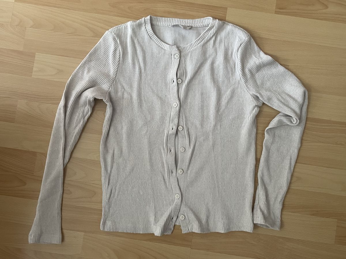 C&A Kleiderpakete: Ensemble pull boutonné + pantalon à carreaux – Gebraucht aus Chemin von nzr_s6sy 1