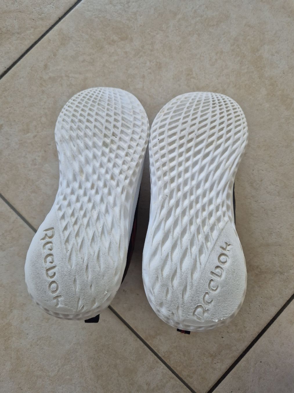 Reebok Scarpe per ragazzi: Reebok Jungen-Turnschuhe, Grösse 33  – Usato da Gunzgen venduto da tr79 3
