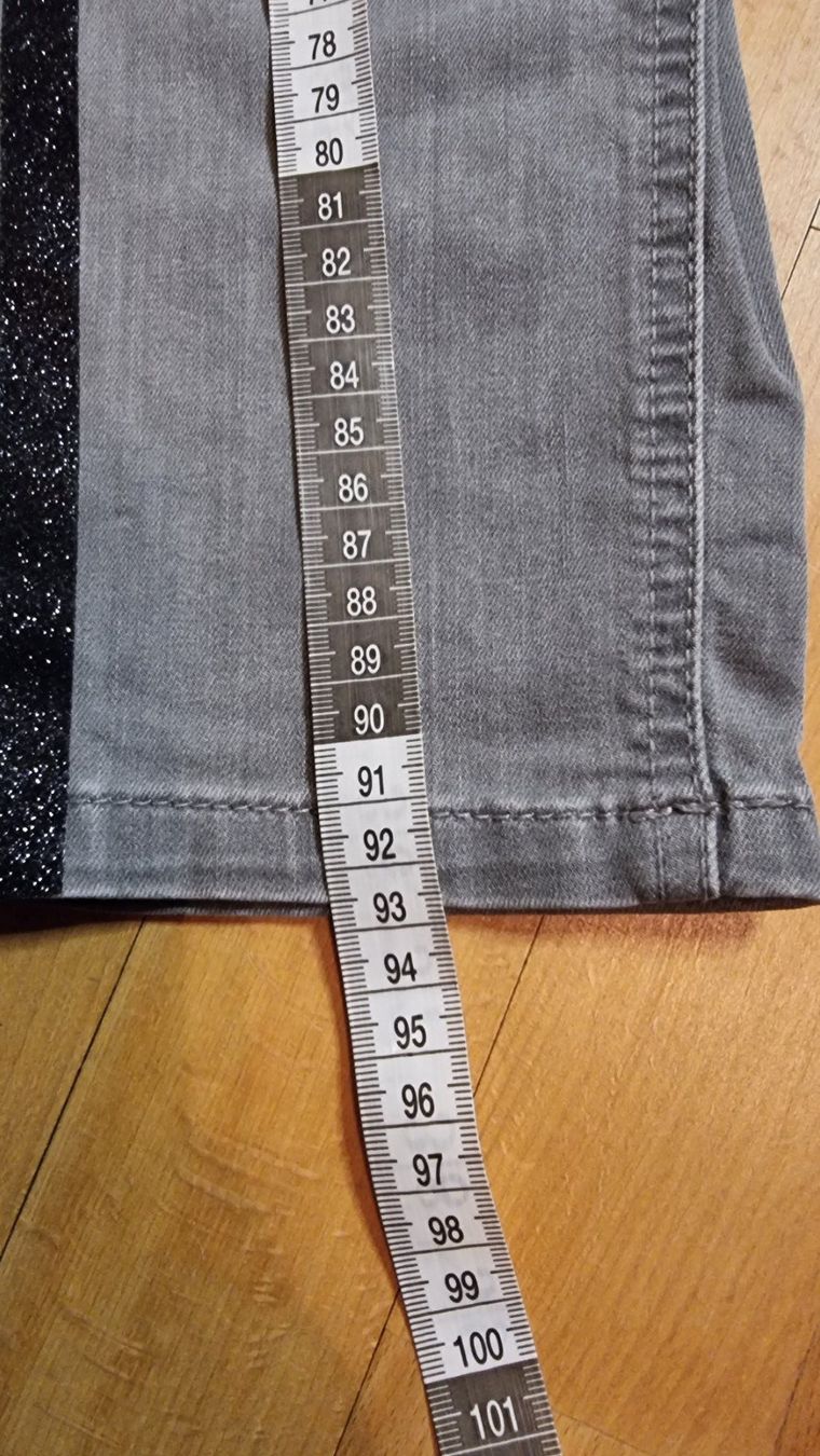 Jeans: Cartoon  Hose Größe  36/38 – Gebraucht aus Wald ZH von CapLux 9