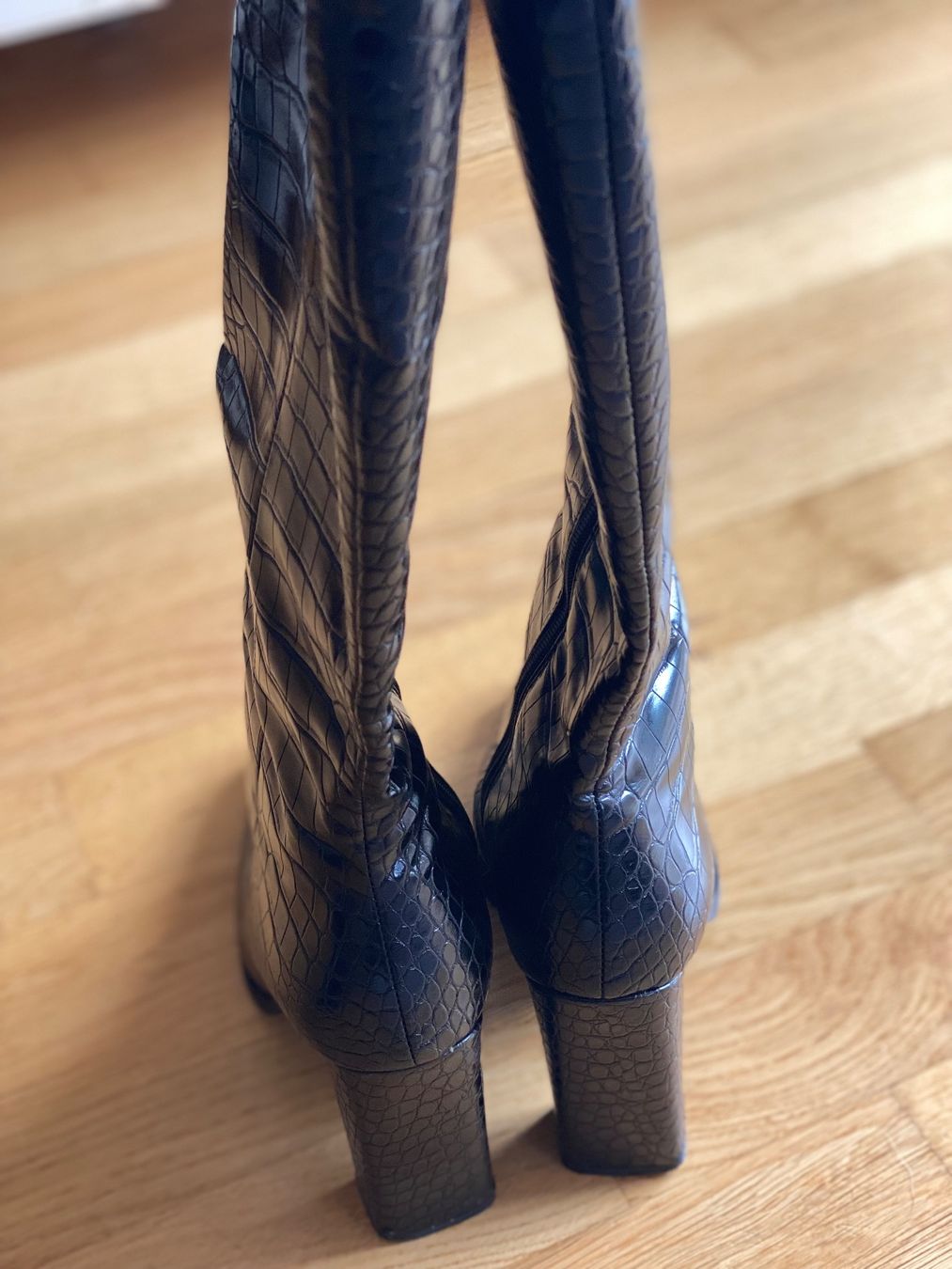 Chaussures femmes: Black Knee High Boots with Block Heel – D'occasion à Zürich par anuccis70 5