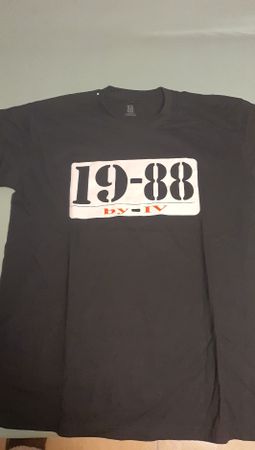 T-shirt Noir "19-88" By-IV - Style Unique & Tendance!