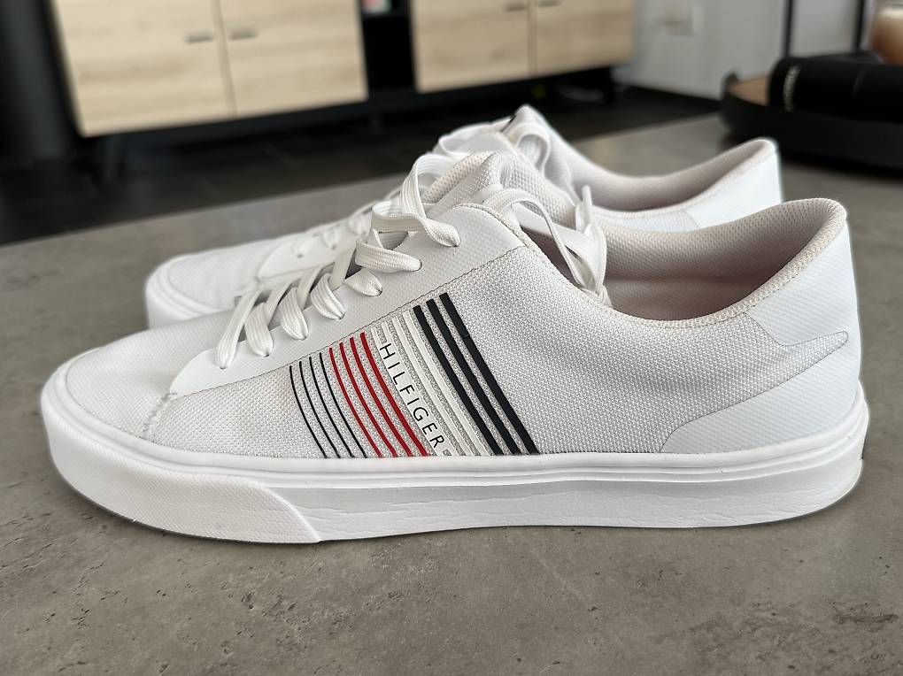 Damenschuhe: Hilfiger Sneaker – Neu und originalverpackt aus Hagenbuch ZH von Bimbolino93