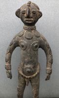 grosse alte massive männliche Benin Bronze Figur Höhe 23 cm
