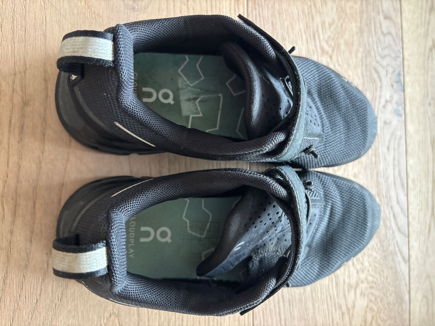 On Scarpe per ragazzi: ON Cloud Kinder Gr. 34 Schwarz Klettverschluss – Usato da Wettingen venduto da peter.m.frick 3