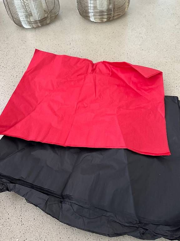 Papiere: Einpackpapier – Gebraucht aus Thalwil von doreen05 1