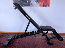Verstellbare Hantelbank für Krafttraining