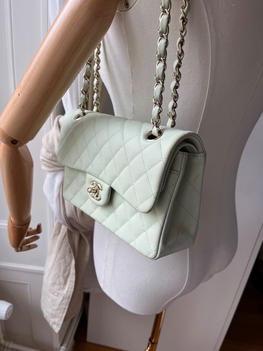 Chanel Taschen für Damen: Chanel small classic flap bag in caviar leather – Gebraucht aus Mies von Nib2011 1