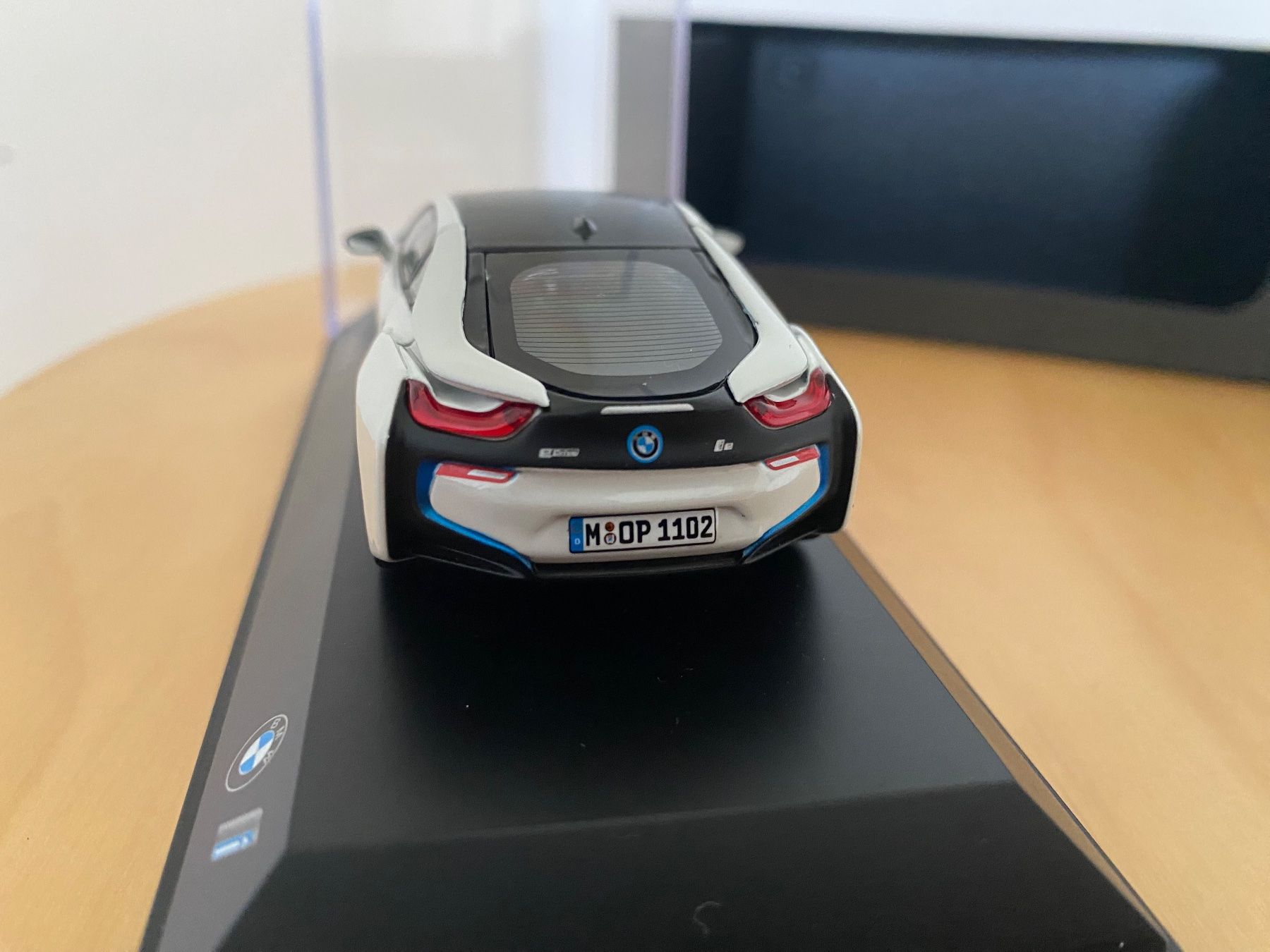 BMW Modellini d'auto: BMW i8 Modellauto 1:43 (Neu!) – Nuovo e nell'imballaggio originale da Unterseen venduto da ice_wc8z 2