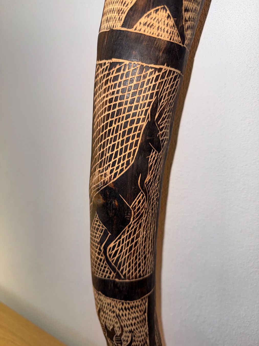 Strumenti musicali: Didgeridoo mit handgeschnitzten australischen Tiermotiven – Usato da Gunten venduto da molinax 3