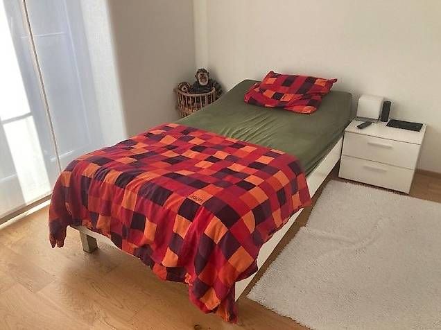 Letti: Bett mit Matratze und Nachttisch – Usato da Pfäffikon ZH venduto da tin_6jvl