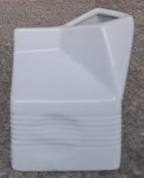 Rahm/Milchkanne in Form eines Tetrapack
