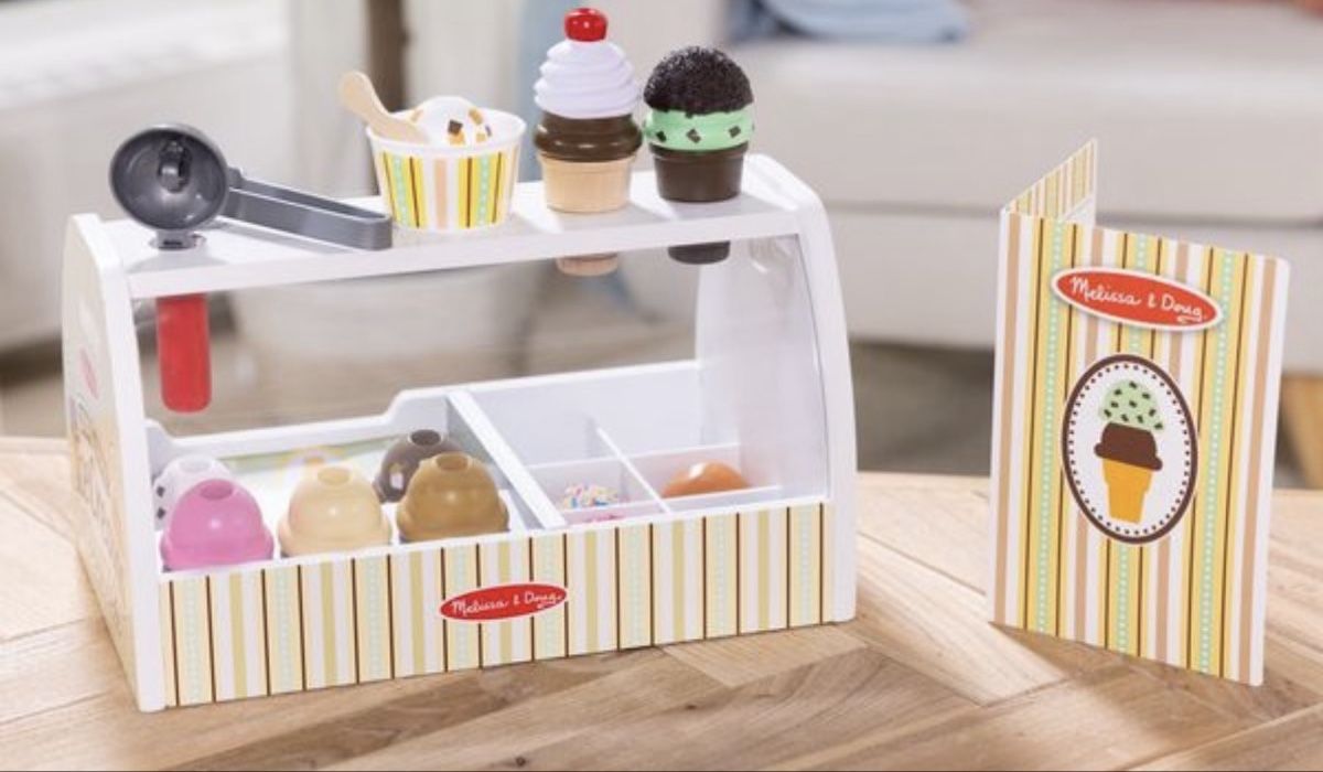 Sonstiges für Firmenanlässe & Parties: Kinder Eiscreme-Stand aus Holz – Gebraucht aus Attikon von Anomar01 4