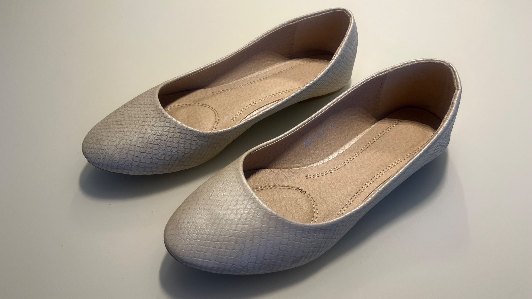 Scarpe da donna: Ballerina, Farbe beige, Grösse 40 – Usato da Kehrsatz venduto da Louvitesse