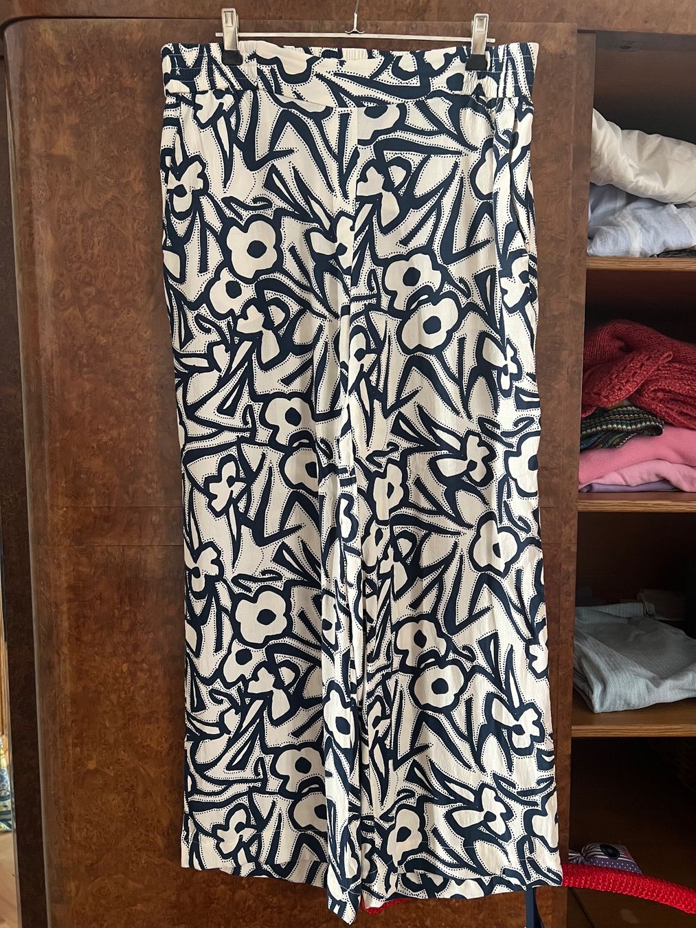 Esprit Pantalons: Hose bunt Esprit 40 – D'occasion à Biel/Bienne par Girasole232