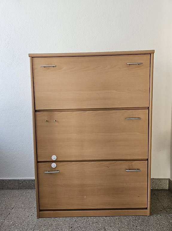 Armoires: Schuhschrank gratis – D'occasion à Chur par zie_t9q2 3