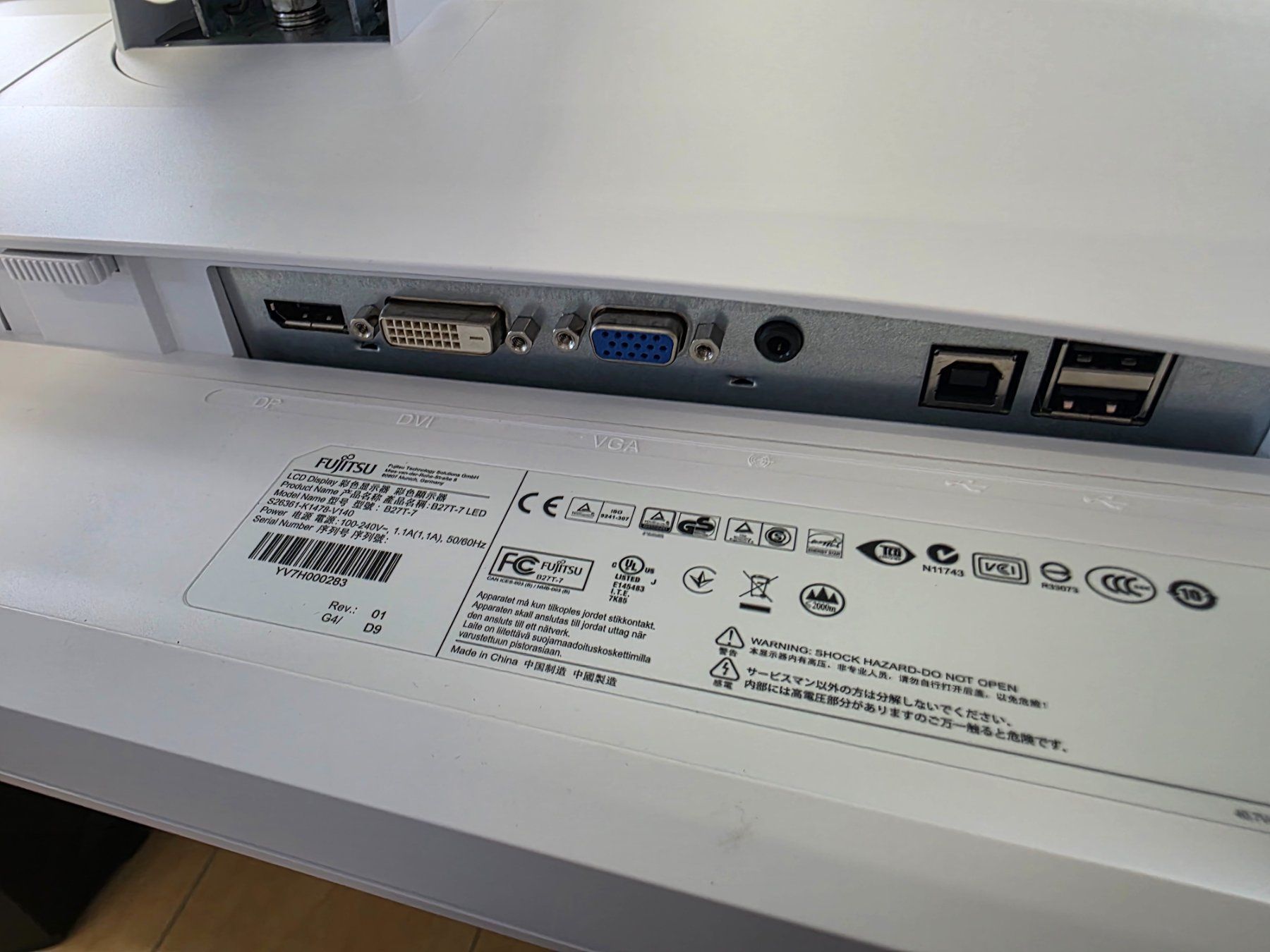 Fujitsu Monitore: Fujitsu B27T-7 LED 27" Monitor, Top Zustand – Gebraucht aus Emmen von Dani1973 2