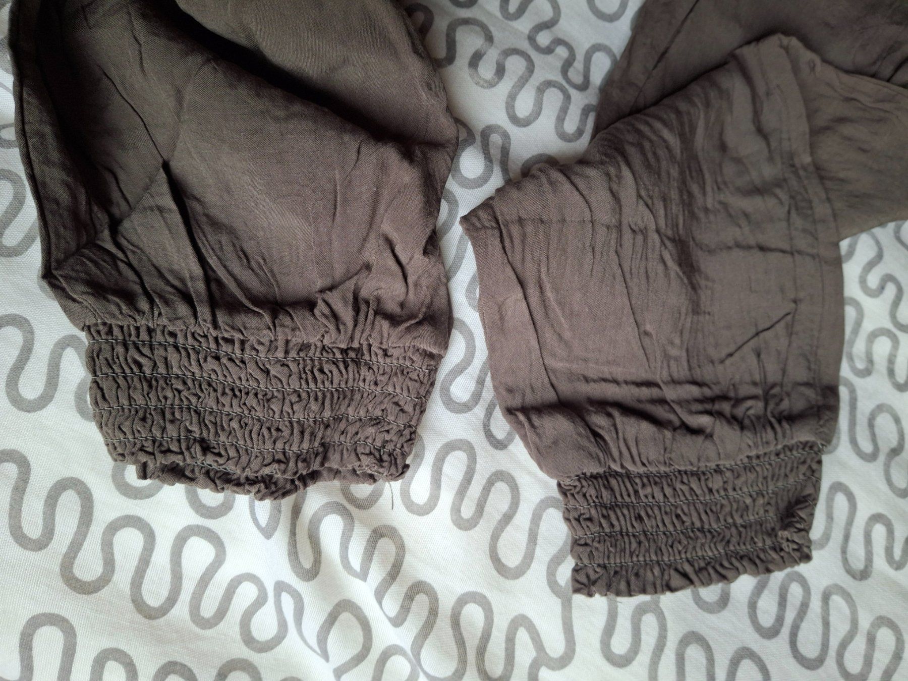 Hosen: Pantalon léger vert olive taille XS/S marque Chicorée – Gebraucht aus Villiers von san_jn5w 2