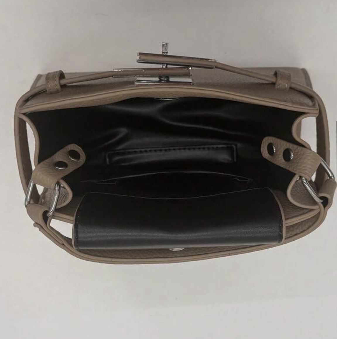 Borse da donna: Sac à bandoulière  – Nuovo (secondo la descrizione) da Châtel-St-Denis venduto da Montclair_Swiss 2
