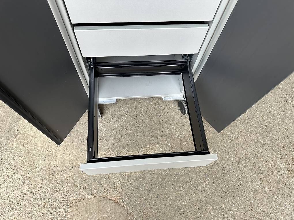Korpus: Rollcontainer bzw. mobiler PC-Pult, B: 50, T: 48, H: 113cm – Gebraucht aus Necker von liq24 7