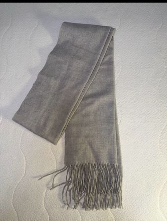 Écharpe grise franges longueur standard neuf