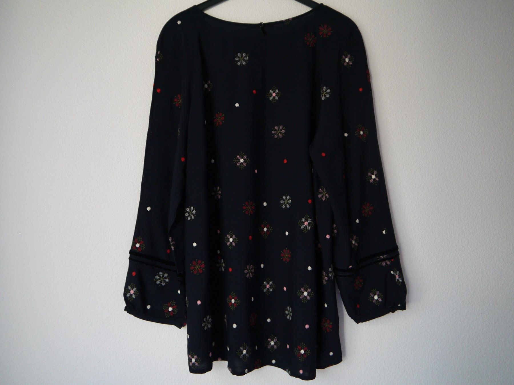 High Camicette: HIGH USE  Bluse aus Viskose – Usato da Hagendorn venduto da Blaf 5