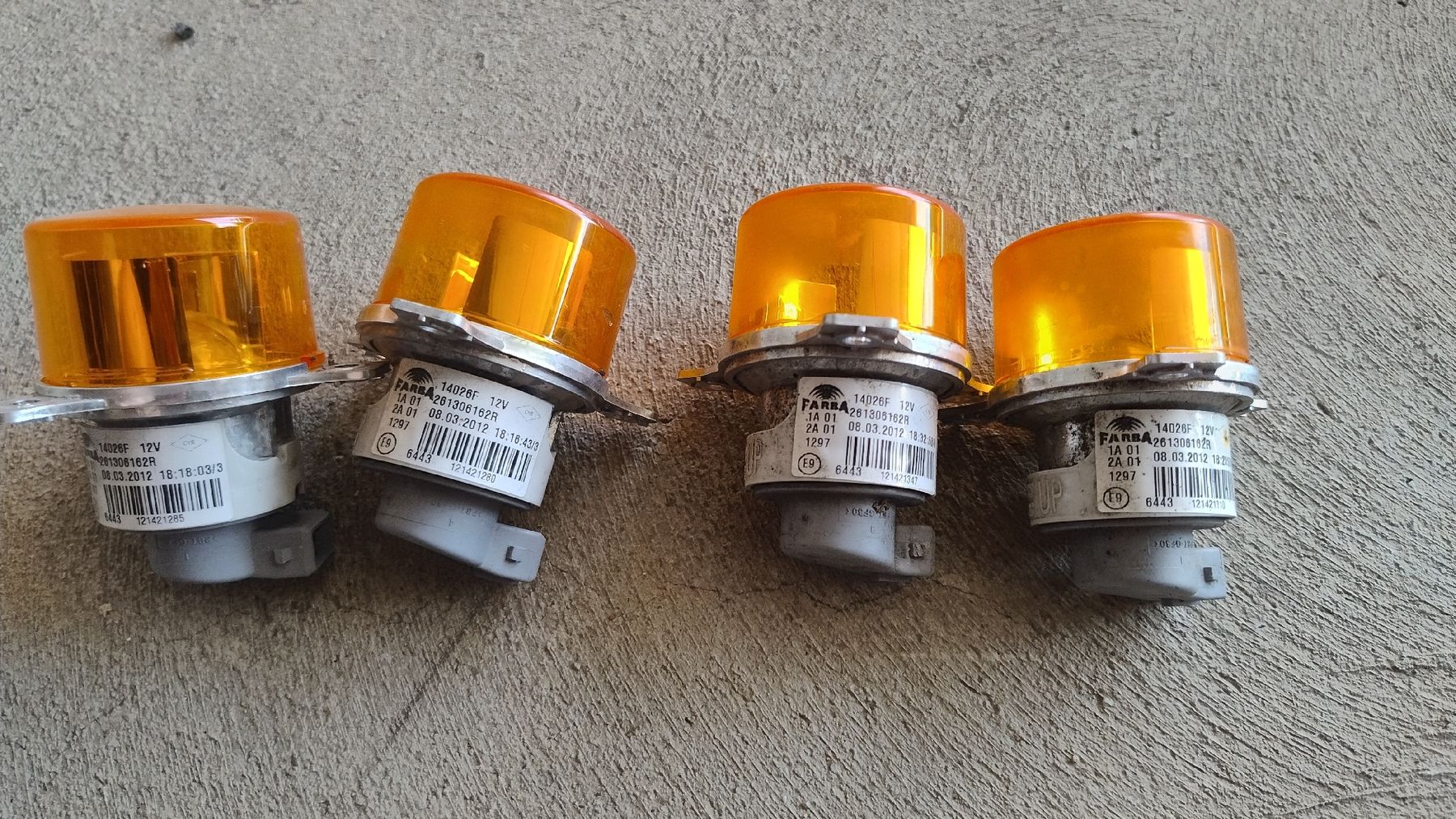 Renault Alle Autoersatzteile: Feu clignotant RENAULT 261306162R – Gebraucht aus Les Charbonnières von alphatec88 2