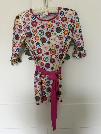 Robe enfant motif fleurs et paix ☮️ taille 5/7 ans 