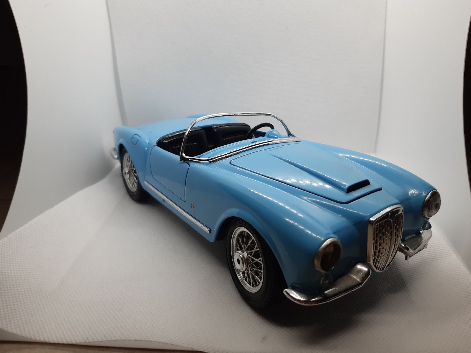 Bburago Modellautos: Burago 1/18 Lancia B 24 spider 1955 – Gebraucht aus Penthalaz von Allgoodsuisse 1