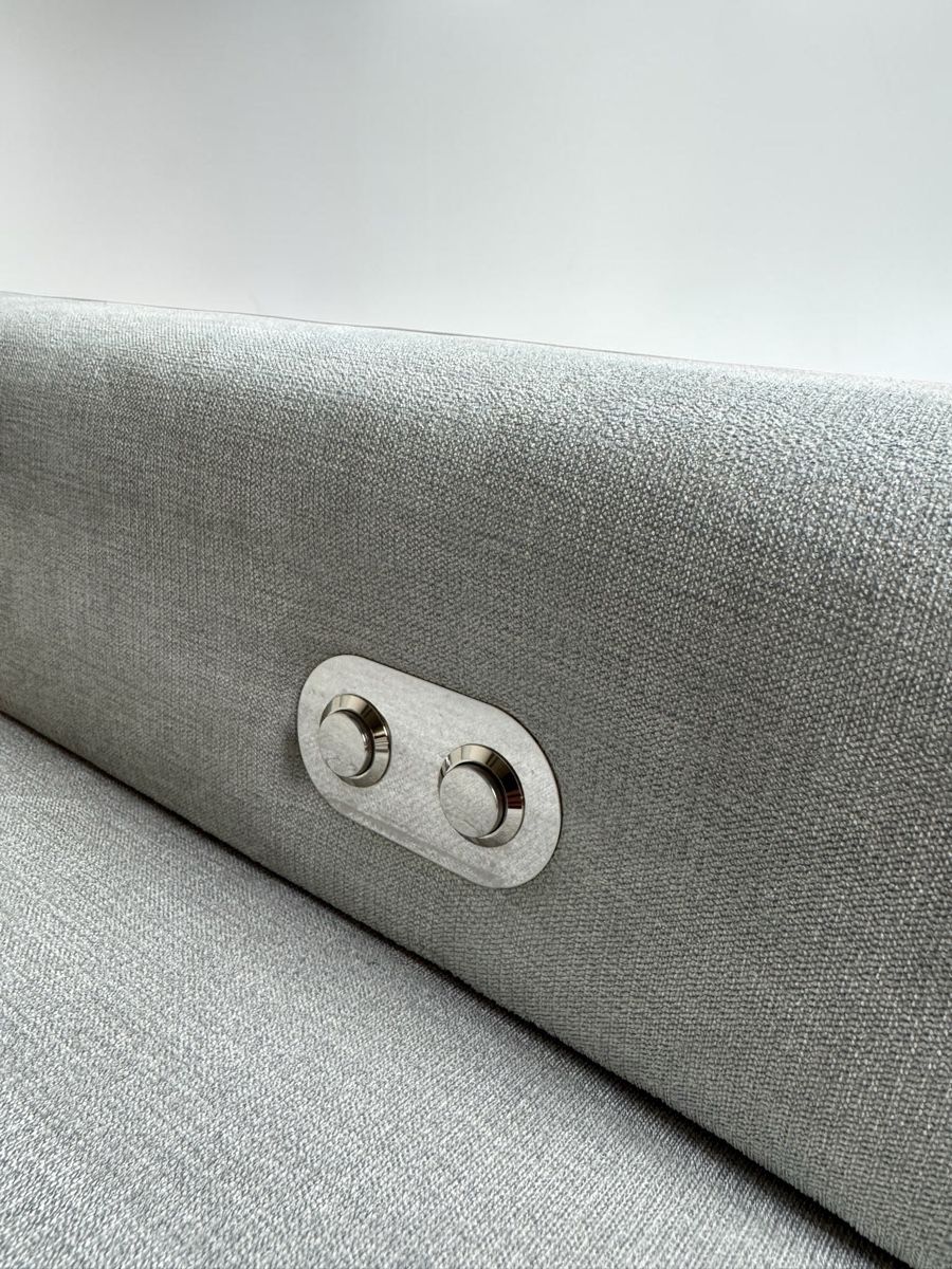 Sofas: Hellgraues Ecksofa aus Stoff mit elektrischer Schlaffunktion – Gebraucht aus Bachenbülach von Sofalab.swiss 5