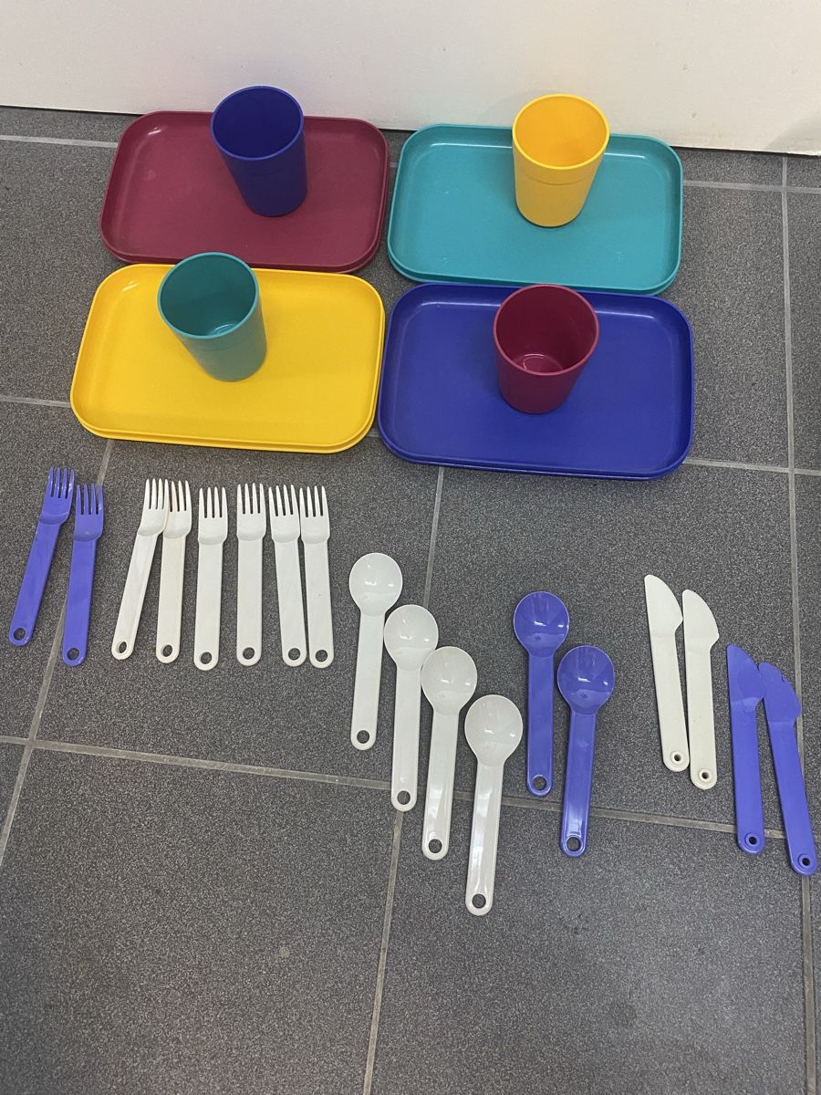 Set di piatti: Picknickset f. 4 Pers. mit Tragbox Marke Tupperware – Nuovo (secondo la descrizione) da Wettingen venduto da vpr_9gz6