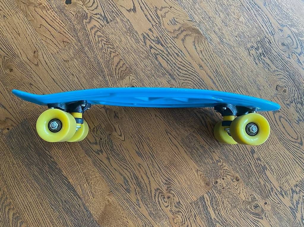 Skateboards: Planche à roulettes bleues pour enfants – Usato da Petit-Lancy venduto da dav_655t 1